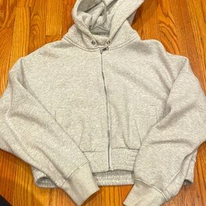 Grey cropped zip up